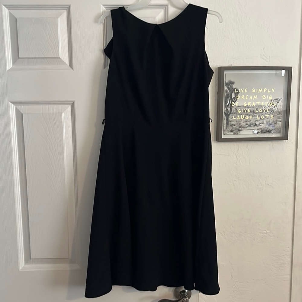 Black Sleeveless Short Flowy Cocktail Dress
